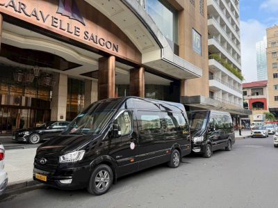 Xe Limousine 9 chỗ Kingdom 2025