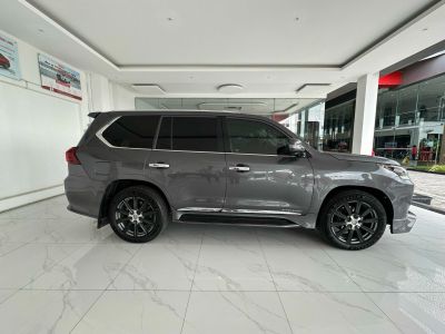 Lexus LX570 