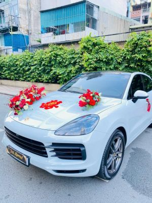 Xe Hoa Porsche Cayenne Trắng