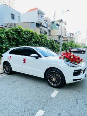 Xe Hoa Porsche Cayenne Trắng