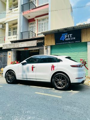 Xe Hoa Porsche Cayenne Trắng