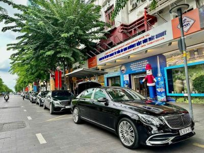 Xe Nhận Giao Biếu Quà Cáp Khách VIP