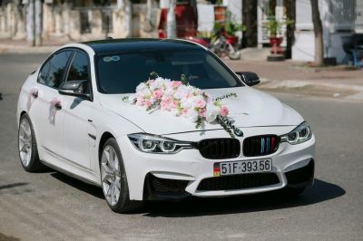 Xe Hoa BMW 320i