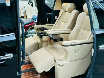 Toyota Alphard Nội Thất Kem