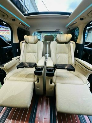 Toyota Alphard Nội Thất Kem