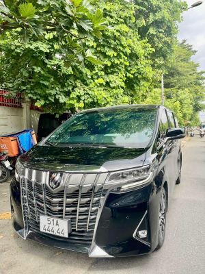 Toyota Alphard Ngũ Quý 444.44