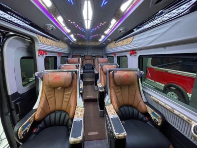 Dcar Limousine 9 chỗ