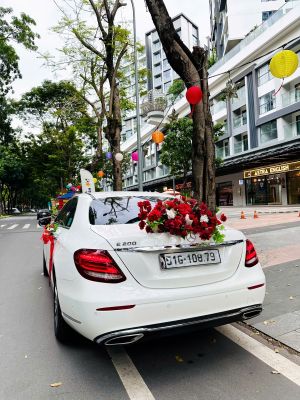 Xe Hoa Mercedes E200 FL Thần Tài 79