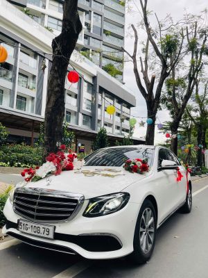Xe Hoa Mercedes E200 FL Thần Tài 79